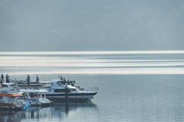 Sun Moon Gölü, Tayvan - 19 Kasım 2016, Sun Moon Gölü İskelesi. Sun Moon Gölü Tayvan 'da ünlü bir turistik merkezdir..