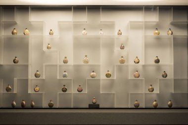 Taipei, Tayvan - 14 Aralık 2016 'da Taipei, Tayvan, Asya' daki Ulusal Saray Müzesi 'nde antikalar sergilendi.