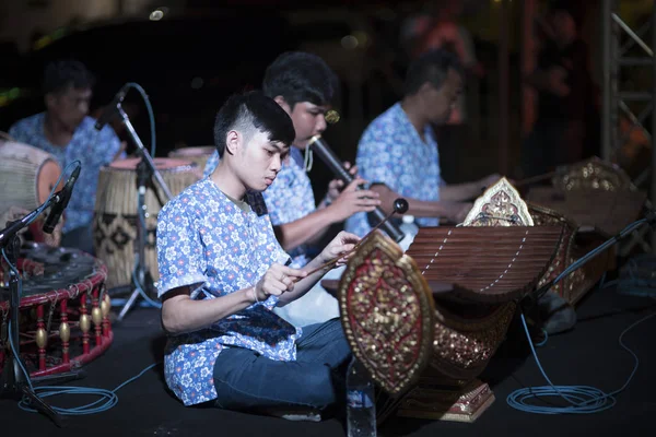 Bangkok Januari Thailändska Studenter Spelar Traditionell Thailändsk Musik För Donation — Stockfoto