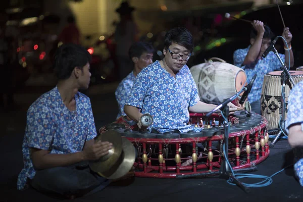 Bangkok Januari Thailändska Studenter Spelar Traditionell Thailändsk Musik För Donation — Stockfoto