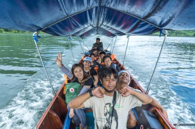 Nakhonnayok, Tayland - 14 Aralık 2016 macera trekking Seyahat Khao Yai Milli Parkı, Tayland