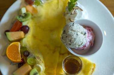 Dondurmalı meyve krep