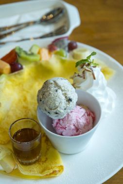 Dondurmalı meyve krep