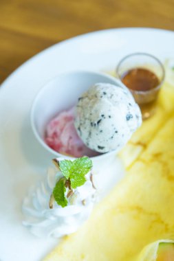 Dondurmalı meyve krep