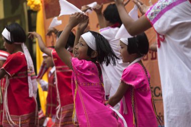 Mandalay Myanmar (Burma) 21 Aralık, 2016.Performing sanat müzik dans Birmanya ve Karen.