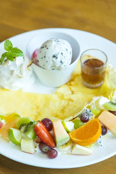 Dondurmalı meyve krep