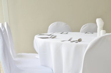 zarif bir restoran yemek masası yer ayarı