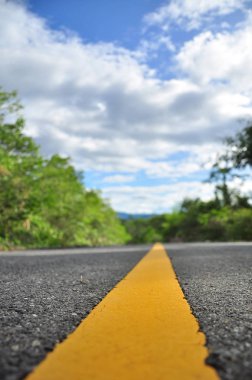 seyahat etmek yol yüksek yol mavi gökyüzü