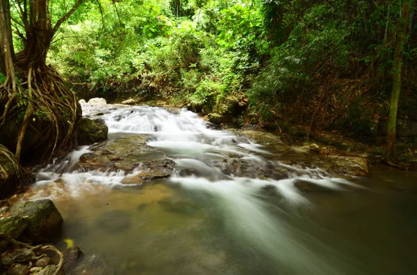 Cachoeira Ásia — Fotografia de Stock