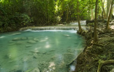derin orman şelale içinde kanchanaburi, Tayland