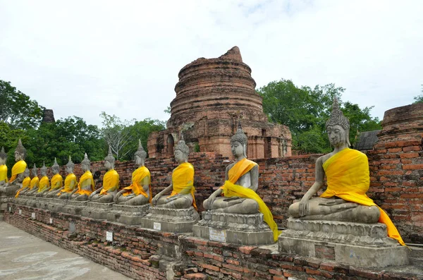 Budas Pagode Wat Yai Chai Mongkol Ayutthaya Tailândia — Fotografia de Stock