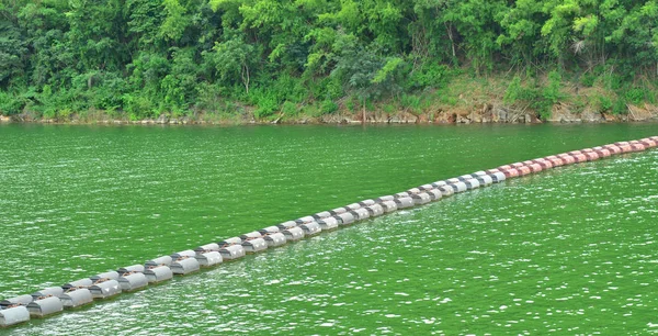 Boje Schwimmt Auf Wasser Wasserkraftwerk Des Staudamms — Stockfoto