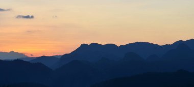 Dağda gün batımı