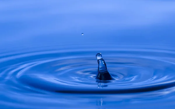 Капля Воды Падает Жидкость — стоковое фото