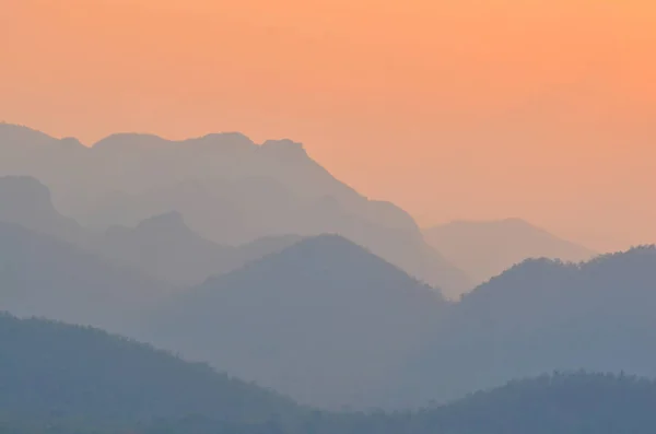 Beautiful Sunset Landscape Mountains — kuvapankkivalokuva