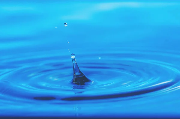 Абстрактний Фон Блакитної Води Падає Вниз — стокове фото