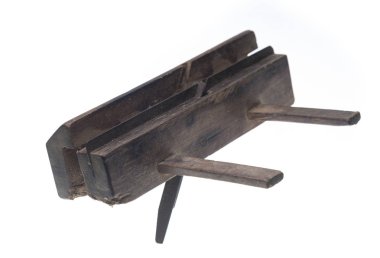 Beyaz arka plan üzerinde izole eski marangoz aracı planya