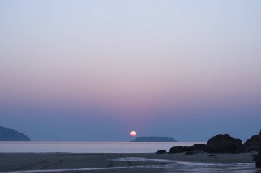 Günbatımlı tropik plaj, Tayland