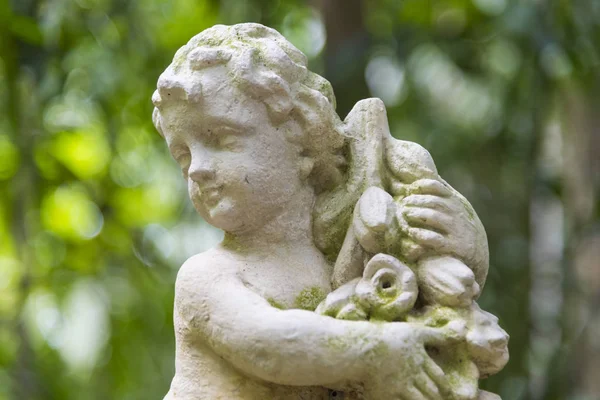 Scultura Cupido Giardino — Foto Stock