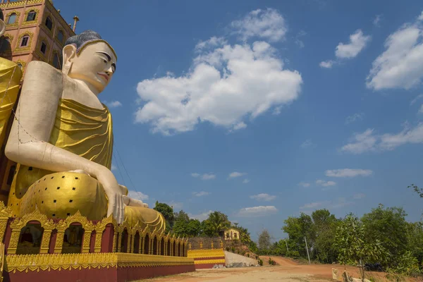 Grande Templo Myanmar — Fotografia de Stock