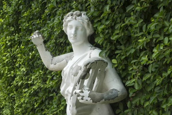 花园里的罗马雕像 — 图库照片