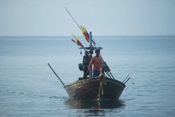 Thaïlande Novembre 2015 Pêcheur Chauffeur Bateau Entre Sortir Thaïlande Golfe — Photo