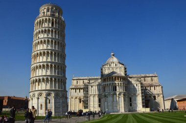 Pisa Katedrali (Duomo di Pisa) ve Pisa Piazza dei Miracoli 'deki Eğik Pisa Kulesi, Tuscany, İtalya