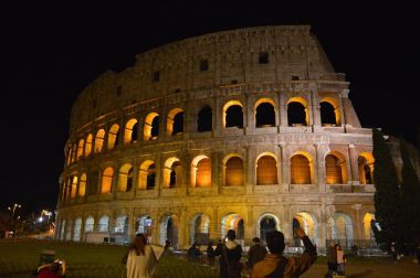 Colosseum gece görünümü