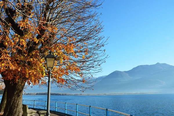 Vackert landskap i Lovere, sjön Iseo, Italien — Stockfoto