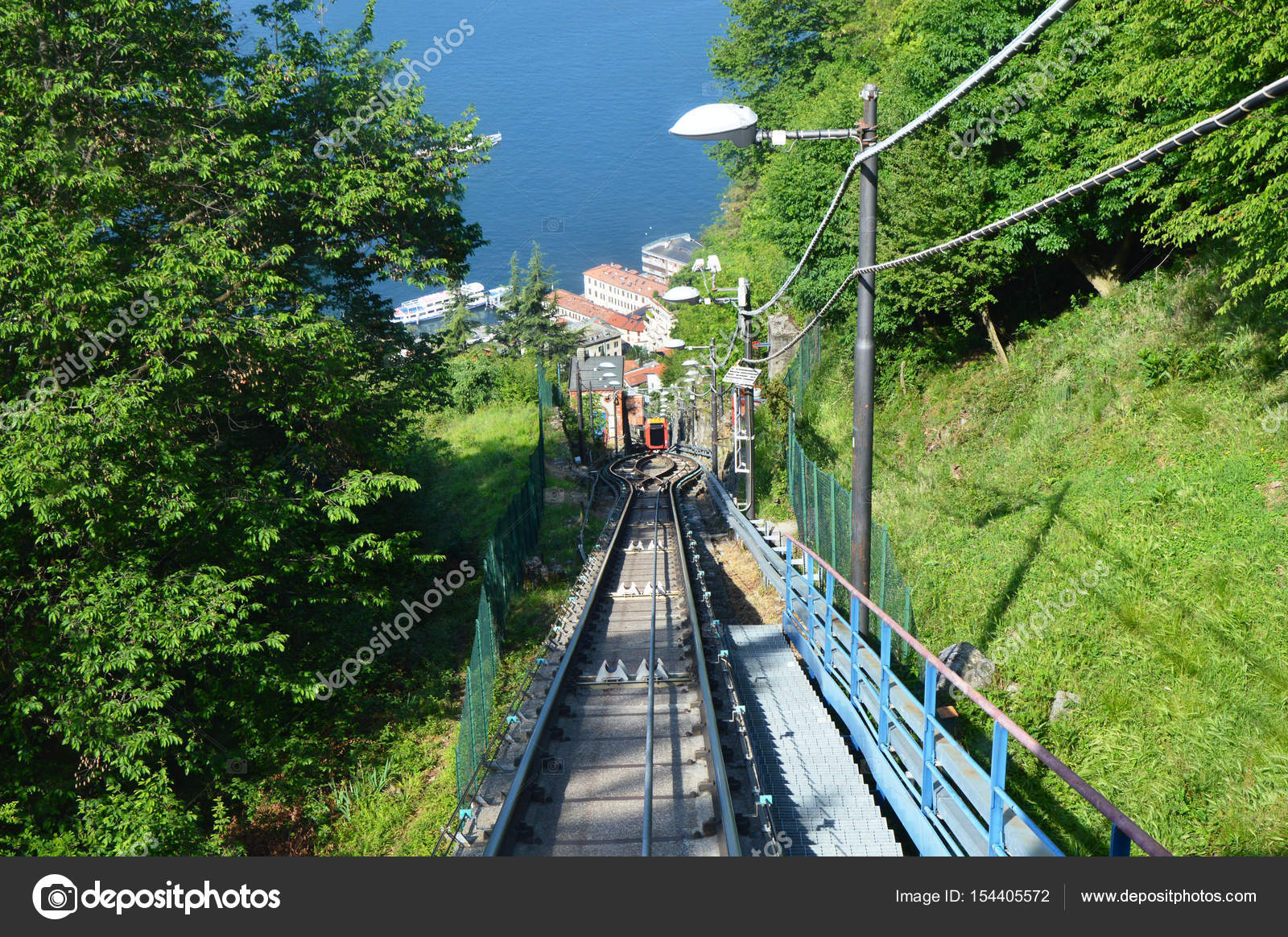 BRUNATE, ITALY - MAY 14, 2017: Funicular railway with spectacular view of  Lake Como and Como town, Italy — Stock Photo © sergio_pulp 154405572