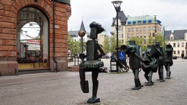 Malmö, İsveç - 31 Mayıs 2017: Optimistorkestern, iyimserler orkestra Sodergatan Street, Reha ilk yayalara açılışını kutlamak için Lundell tarafından oluşturulan bronz heykeller vardır