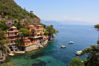 Çarpıcı görünümü güzel bir İtalyan koyda Portofino, İtalya