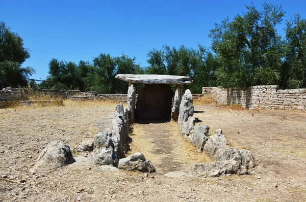Dolmen della Chianca Bisceglie kasaba, Apulia, İtalya