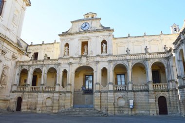 Episcopio Sarayı da bilinen Palazzo Arcivescovile, Lecce, İtalya