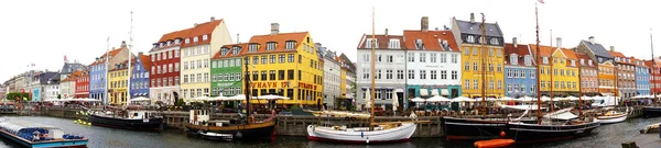 コペンハーゲン デンマーク 2017 デンマーク コペンハーゲンのニューハウンの 世紀のウォーター フロントのパノラマ ビュー — ストック写真