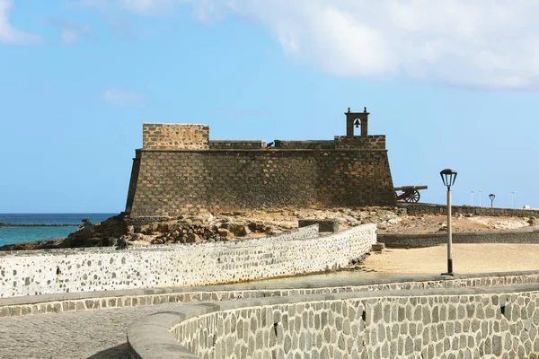 圣加布里埃尔城堡在阿莱西非莫莱罗 兰萨罗特 西班牙 — 图库照片