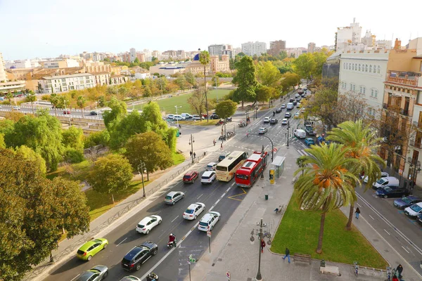 VALENCIA, ESPAÑA - 28 DE NOVIEMBRE DE 2019: Paisaje urbano valenciano de Torres de Serranos, España, Europa —  Fotos de Stock