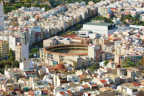 Hermoso paisaje urbano con plaza de toros en Alicante, España —  Fotos de Stock