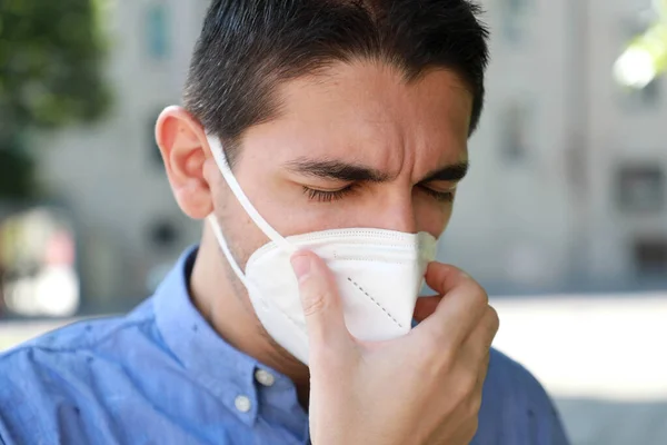 Covid Close Sick Man Kn95 Ffp2 Mask Sneezing Coughing Portrait — Stock Photo, Image