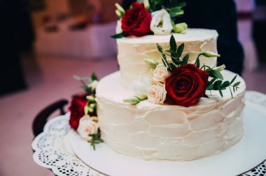 Düğün için güzel bir pasta