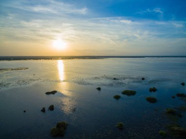 sunset ve alacakaranlık Tayland gölde havadan görünümü
