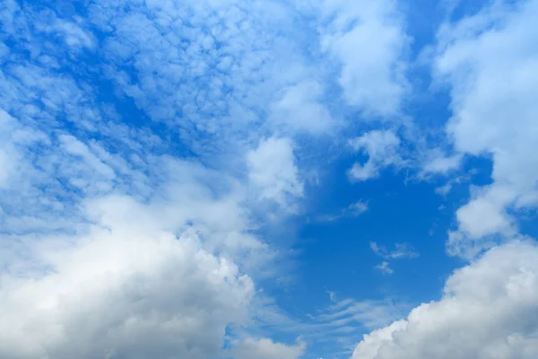 Cloudy sky and blue clear sky clouds background — Stock Photo, Image