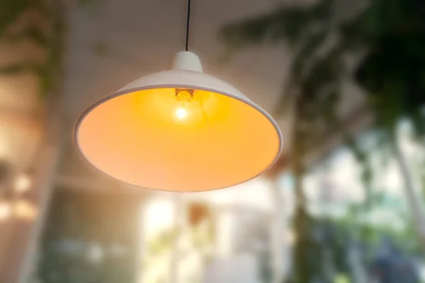 Lampada a soffitto o interni Illuminazione con sfondo sfocato — Foto Stock