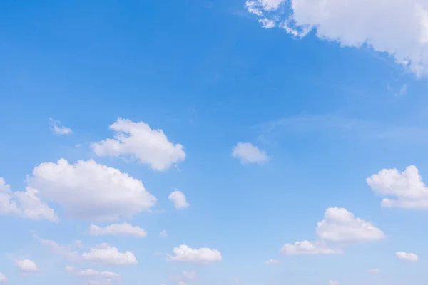 Bewölkter Himmel und blauer Himmel Wolken Hintergrund — Stockfoto