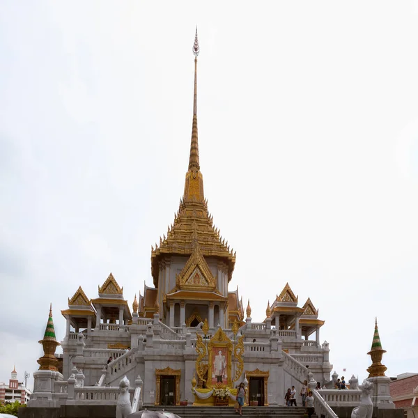 BANGKOK - 24 de maio: Golden Buddha Temple nomeia Wat Traimitr e Pr — Fotografia de Stock