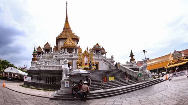 Bangkok - 24. Mai: goldene Buddha-Tempelnamen wat traimitr und pr — Stockfoto