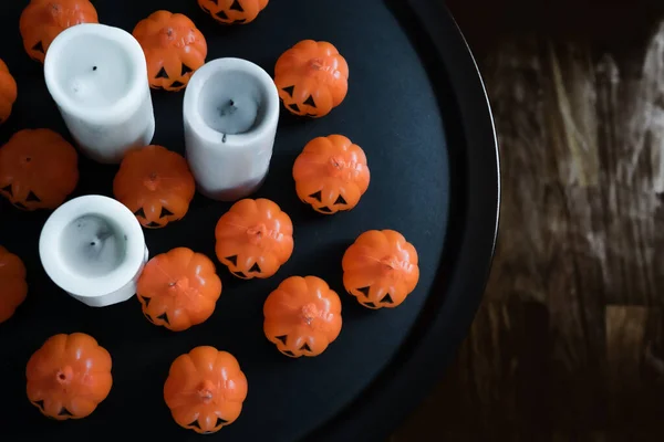 Halloween grupo de decoração de abóbora laranja e vela branca em — Fotografia de Stock