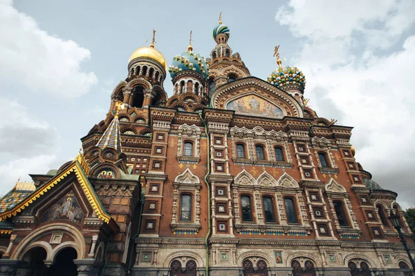 St. Petersburg, kan üzerinde kurtarıcı Kilisesi