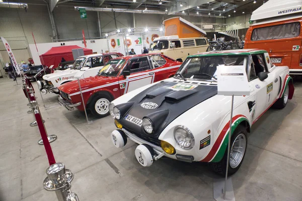 Warszawa, Polen, 13 maj: Oldtimer bil på Warszawa Auto Nostalgy fair på 13 maj 2017 i Warszawa, Polen. — Stockfoto