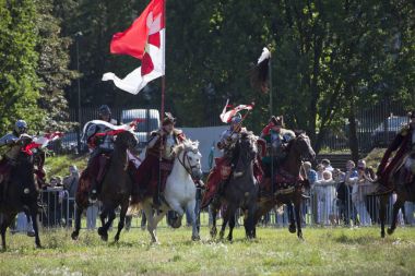 Kanatlı Hussars - askeri piknik üzerinde savaş inscenisation